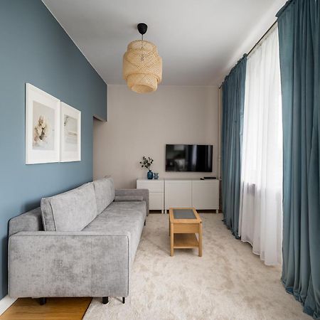 Wola Ratusz Homely Apartment Warschau Buitenkant foto