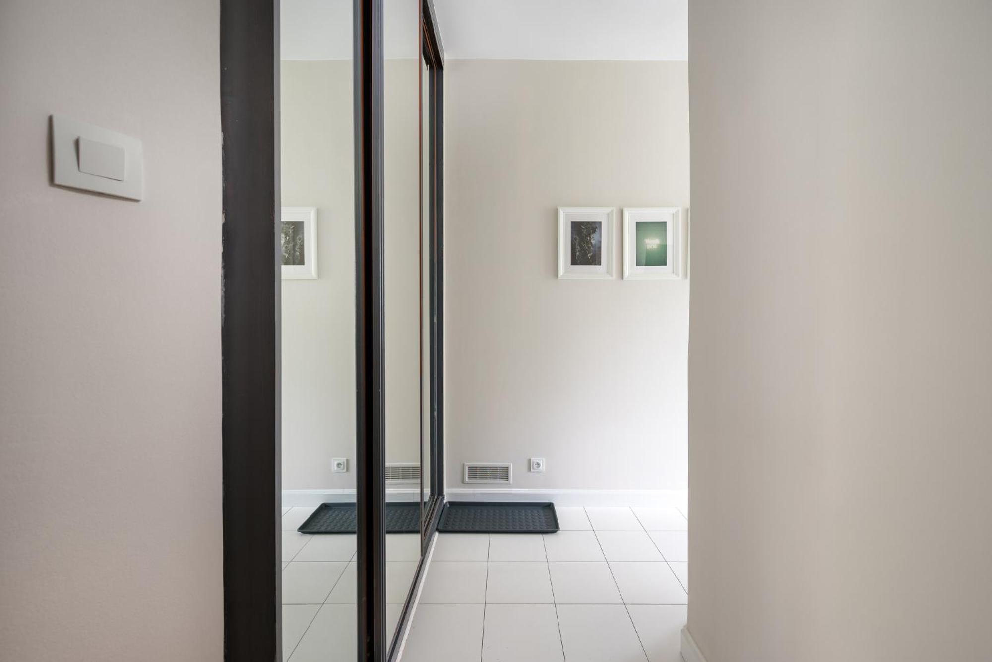 Wola Ratusz Homely Apartment Warschau Buitenkant foto
