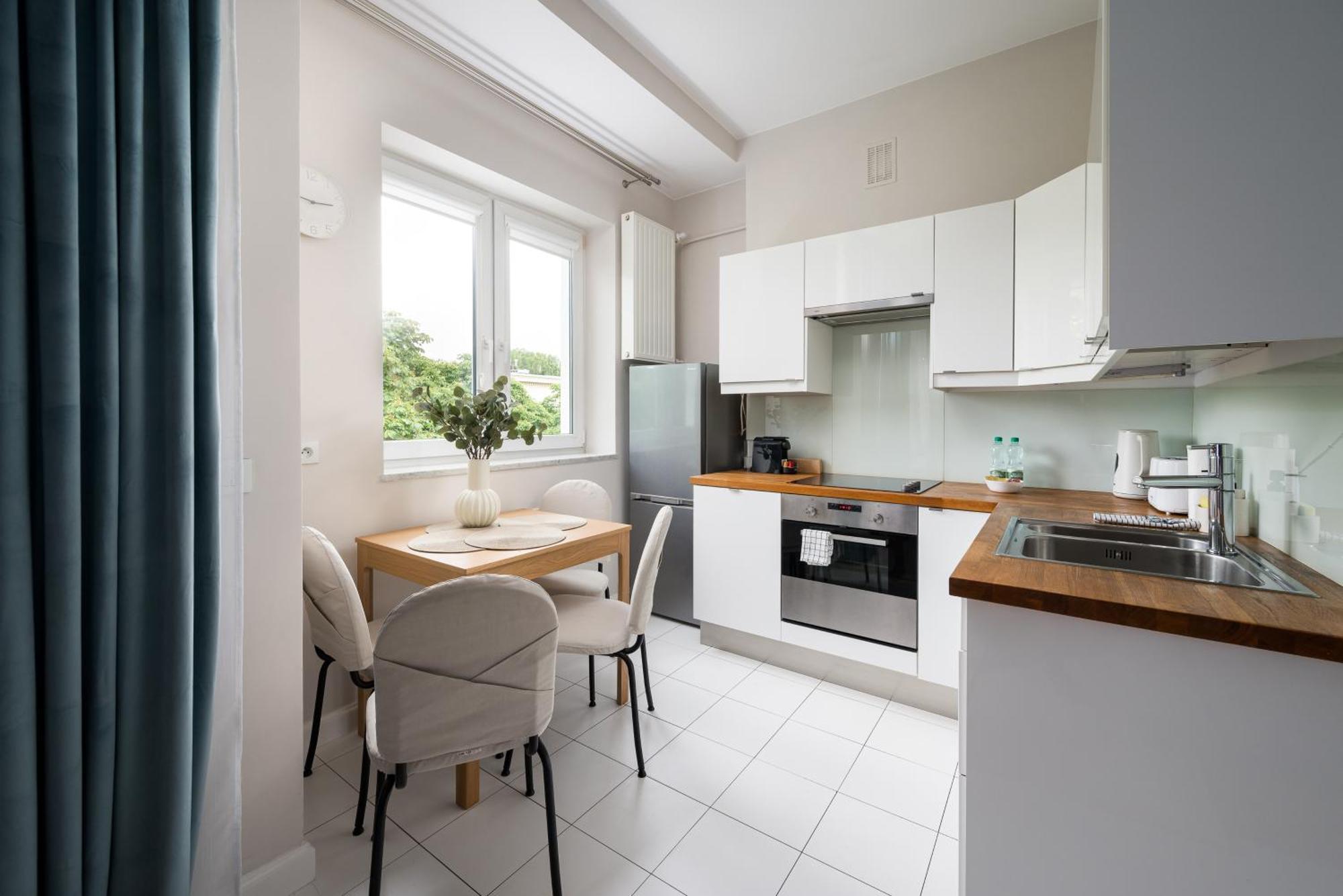 Wola Ratusz Homely Apartment Warschau Buitenkant foto